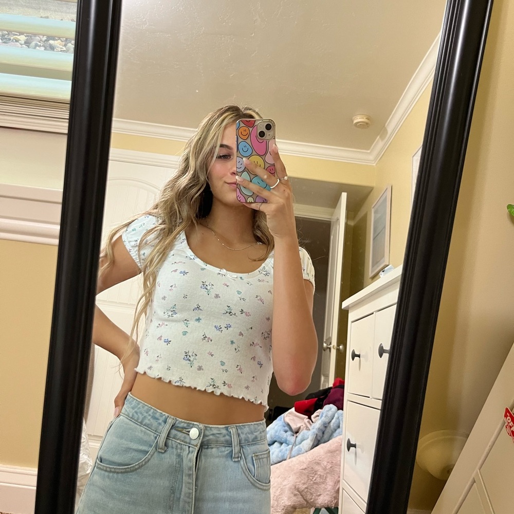 Me to We floral top